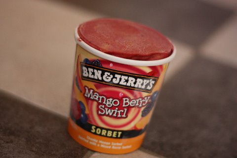 Ben & Jerry's Mango Berry Swirl - Glasskoll.se Photo by Glassmannen