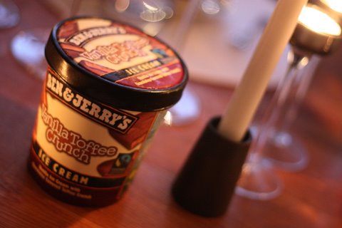 Ben & Jerry's Vanilla Toffee Crunch - Glasskoll.se Photo by Glassmannen